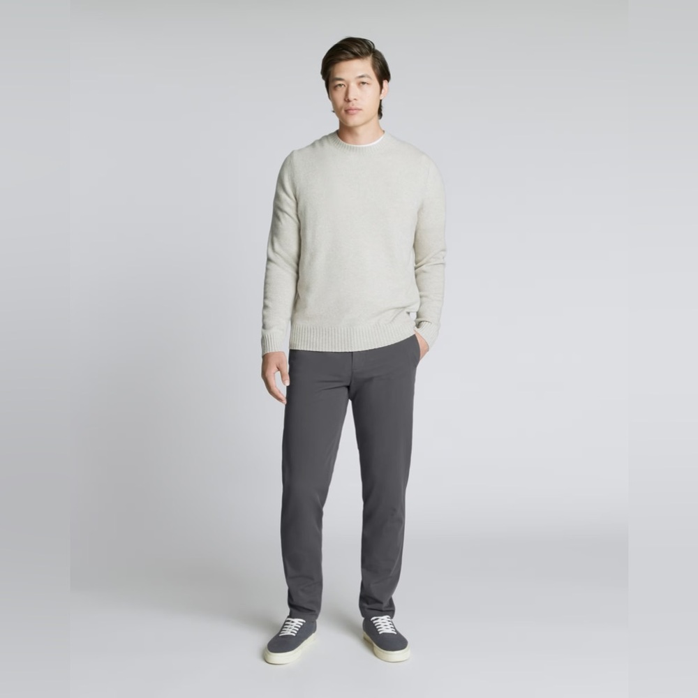 Everlane The Performance Chino | Uniform Straight Fit in Slate Gray